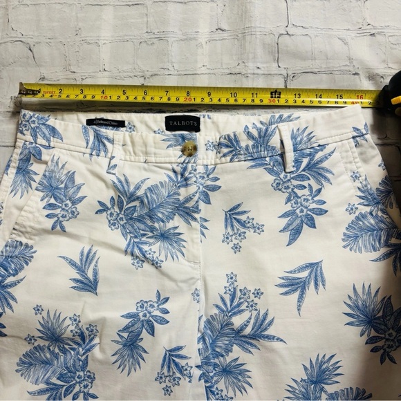 TALBOTS Relaxed Chino Ankle Pant in Ditsy Palm Print Blue White Size 4 - Picture 5 of 12